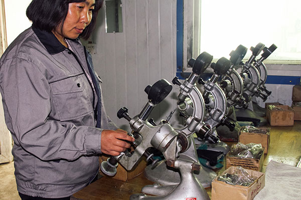 三针扭簧比较仪